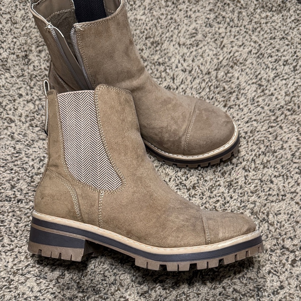 Time and Tru Brown Ankle Boots